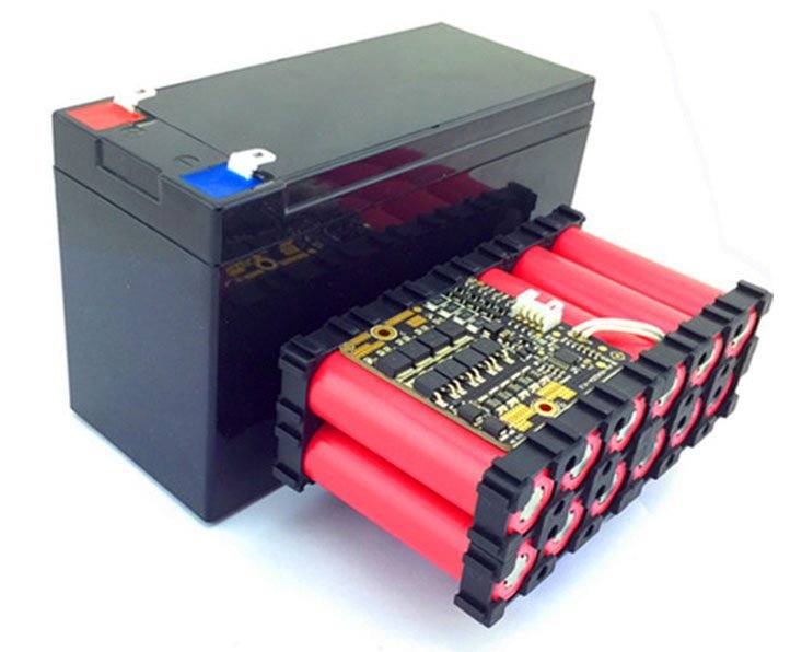 Small rechargeable 12V 10Ah lithium-ion battery pack for robotics