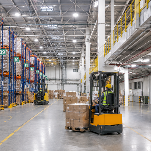 Large warehouse forklift fleet powered by 80V 690Ah lithium battery system for continuous operation